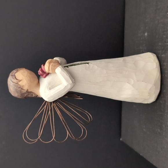 Willow Tree 2002 Loving Angel Figurine. - Picture 4 of 8